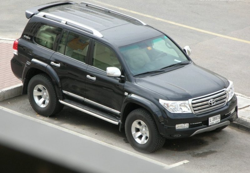 2011-Toyota-Land-Cruiser-5.7-Xtreme.jpg