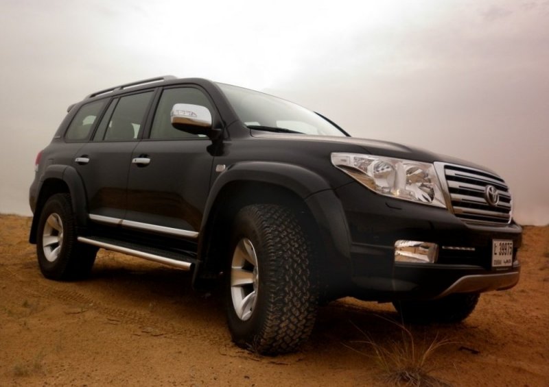 2011-Toyota-Land-Cruiser-5.7-Xtreme-6.jpg