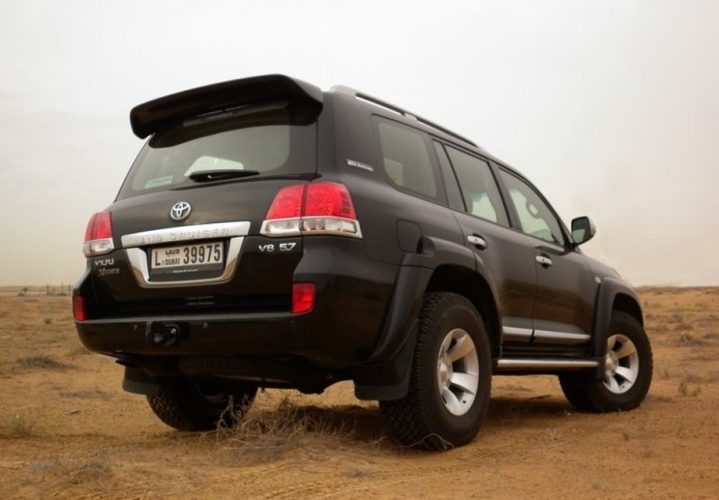 2011-Toyota-Land-Cruiser-5.7-Xtreme-5.jpg