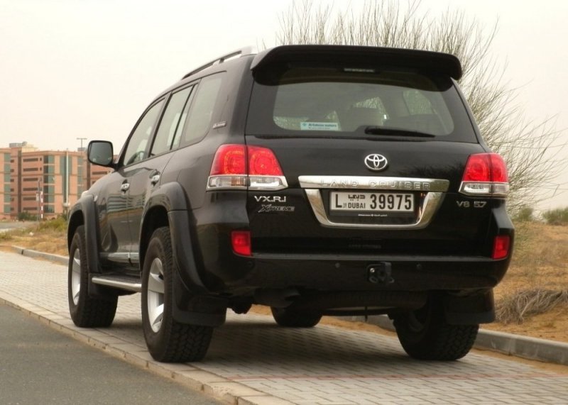 2011-Toyota-Land-Cruiser-5.7-Xtreme-9.jpg