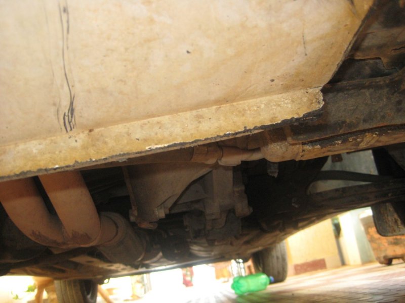 I09j - Under Body Front.JPG