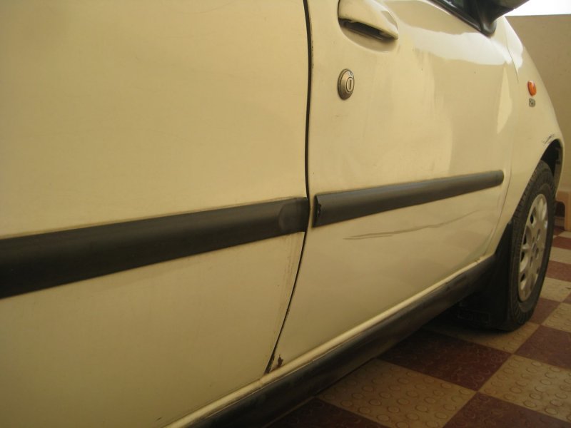 ZC09k - Door Moulding & Stone Guard.JPG