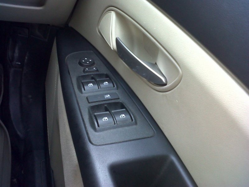 IMG06021-Door Power window switches.jpg