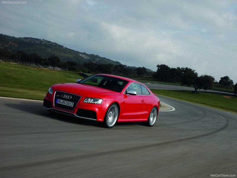 Audi-RS5_2011_800x600_wallpaper_10.jpg