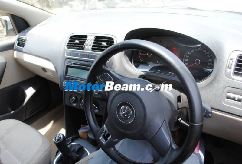 2012-Volkswagen-Polo-India-Interiors.jpg