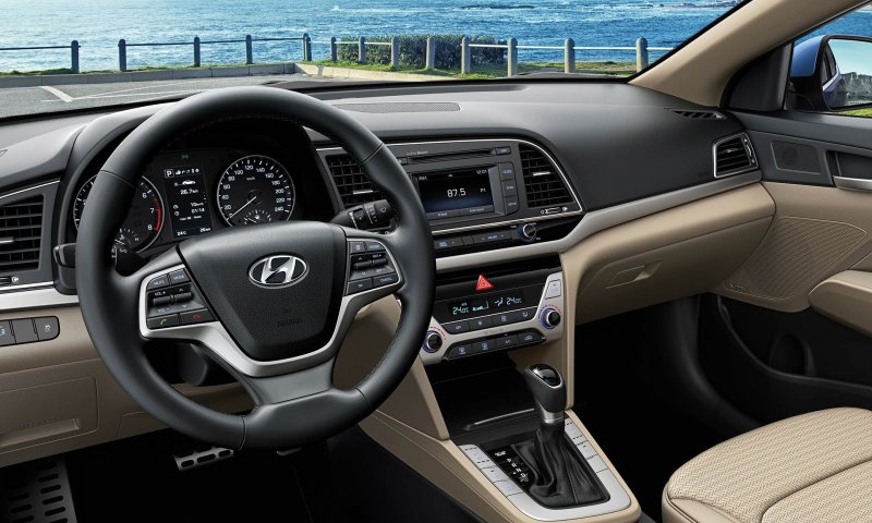 Hyundai-Elantra-2017-8.jpg