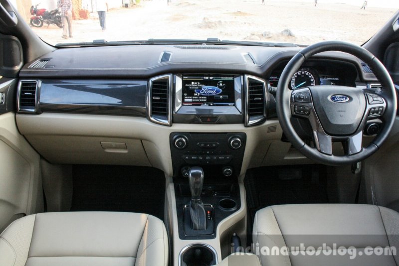 2016-Ford-Endeavour-2.2-AT-Titanium-dashboard-Review.jpg