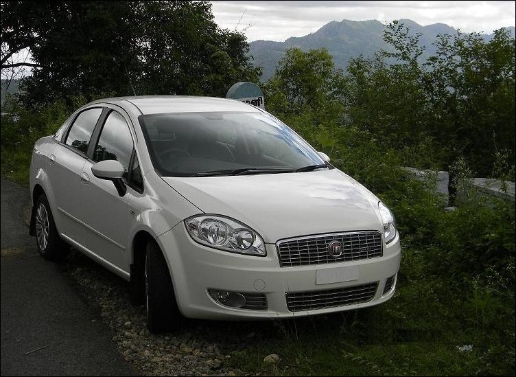 Fiat Linea.JPG