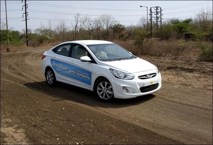 Hyundai Verna.JPG