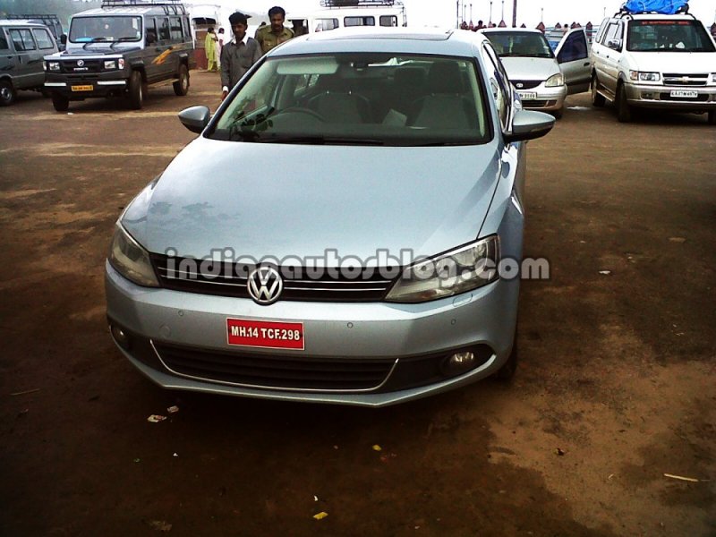 New-VW-Jetta-India-3.jpg