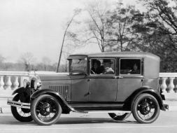 ford_a_limousine_coupe_2.jpg