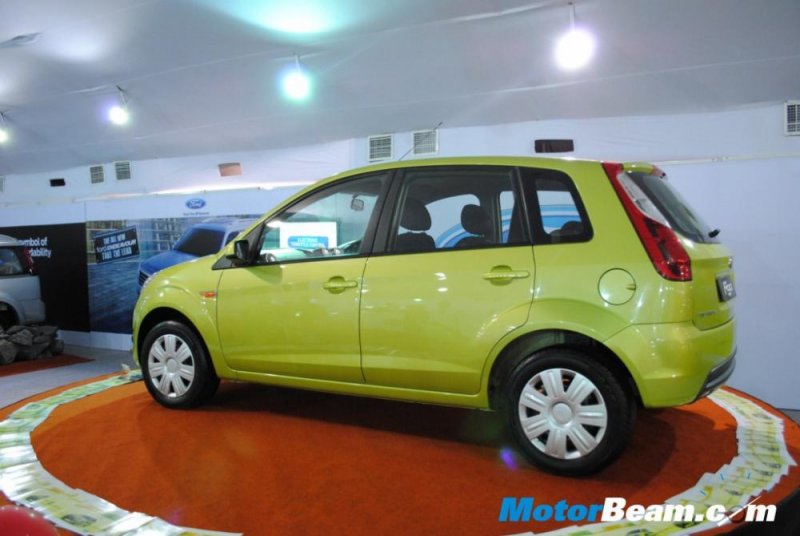 2010 Auto Mall Mumbai Cars_1.jpg