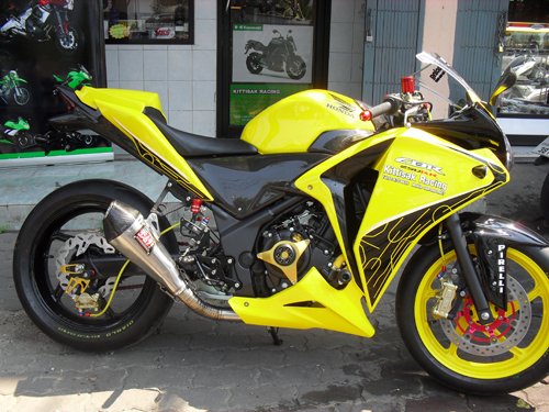 Honda-CBR-250R-Kittisak-Racing-6.jpg