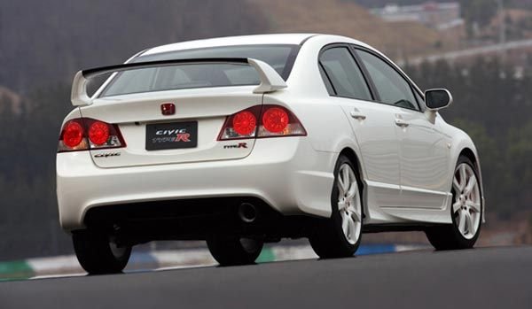 2007-honda-civic-type-r-rear.jpg