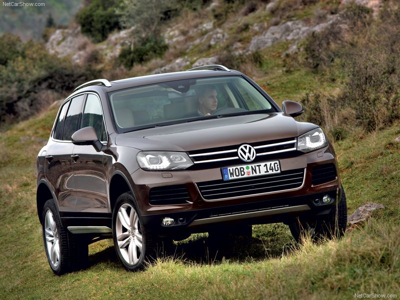 Volkswagen-Touareg_2011_800x600_wallpaper_01.jpg