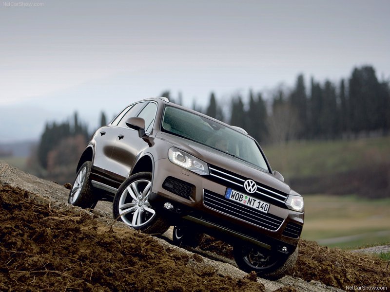 Volkswagen-Touareg_2011_800x600_wallpaper_08.jpg