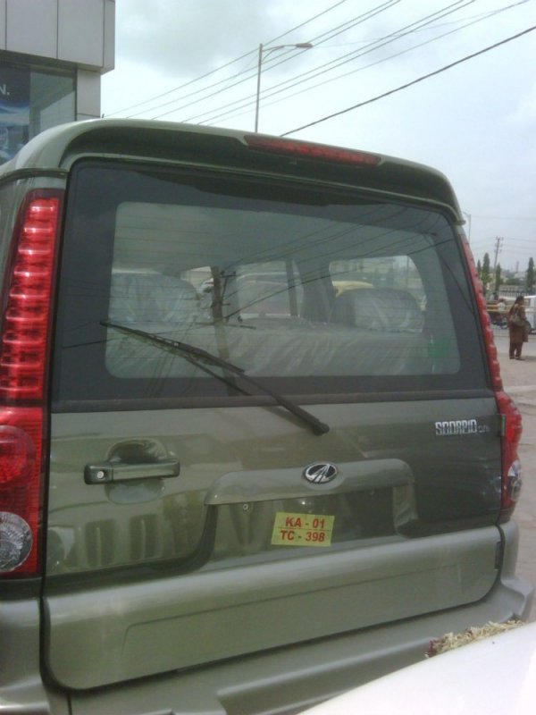 mahindra_scorpio_rear.jpg