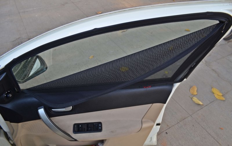 Ford-Fiesta-Classic-Magnetic-Sunshades-4.JPG