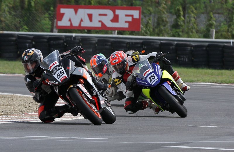 Amarnath Menon (No.55), winner of the Super Sport Indian (300-400cc) race (July 09).JPG