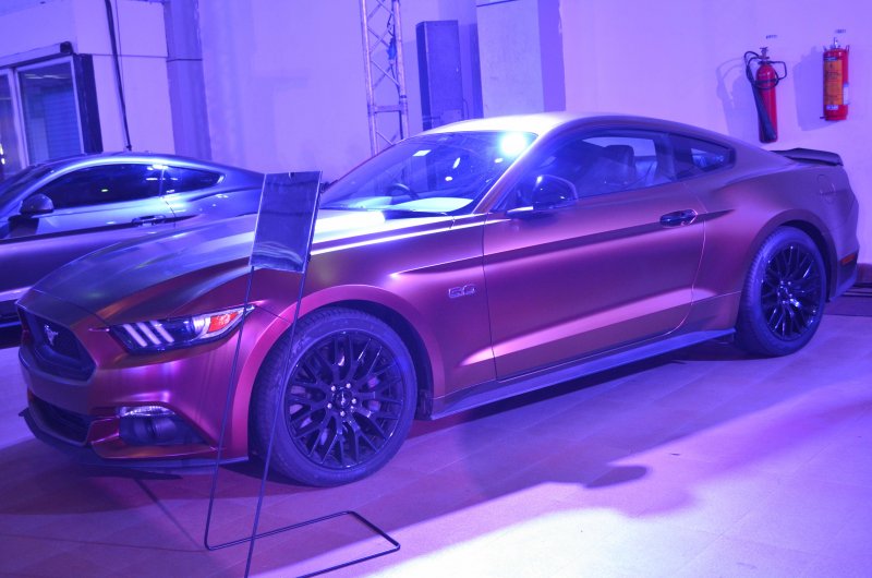 Ford-Mustang-004.JPG