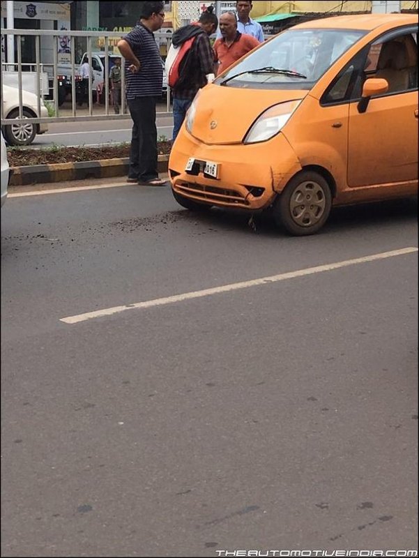 Maruti-Ciaz-vs-Tata-Nano.jpg