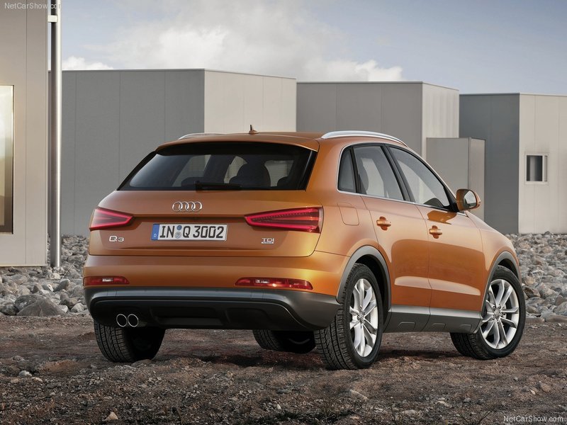 Audi-Q3_2012_800x600_wallpaper_2d.jpg