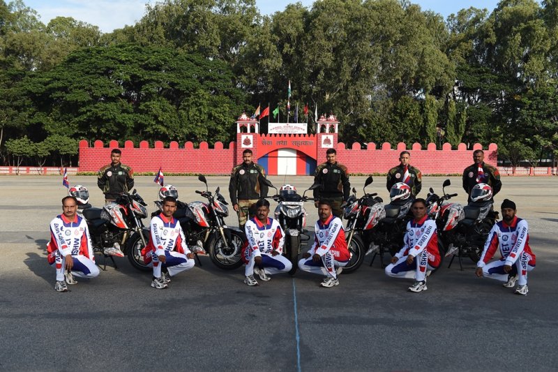 Kargil Ride Flag off - Pic -1.jpg