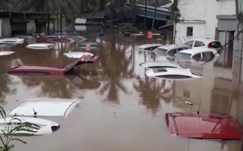 Keralas-Car-Sales-Likely-Face-Huge-Drop-Due-To-Historic-Floods.jpg