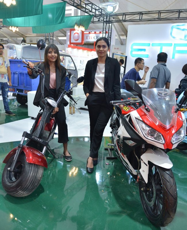 E-Bikes at EV Expo South 2018.jpg