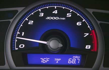 honda_civic_2010_photos_Coupe_Interior_12-Interior-Tachometer.jpg