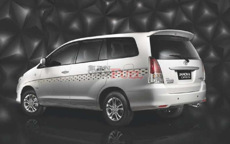 toyota-innova-crysta-limited-edition-2.jpg