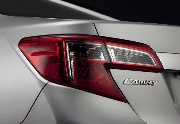 Toyota-Camry-teaser.jpg