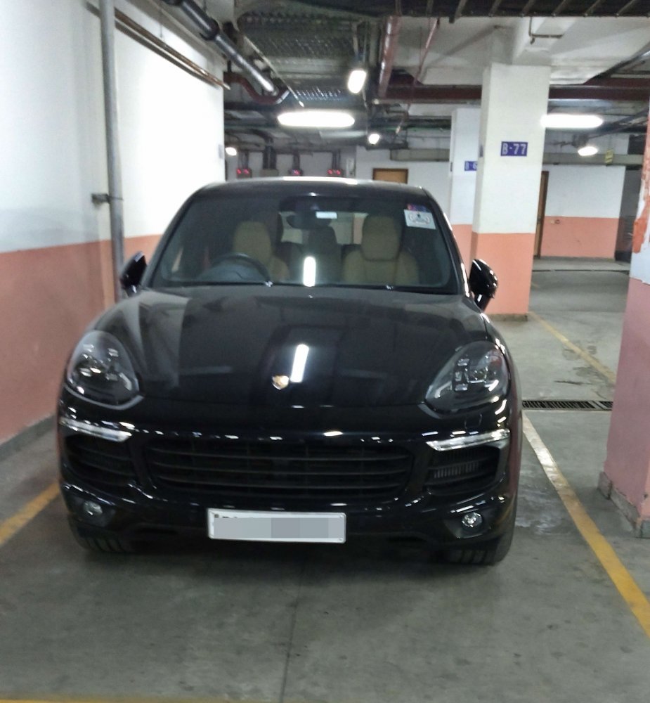 Porsche-Cayenne-1.jpg