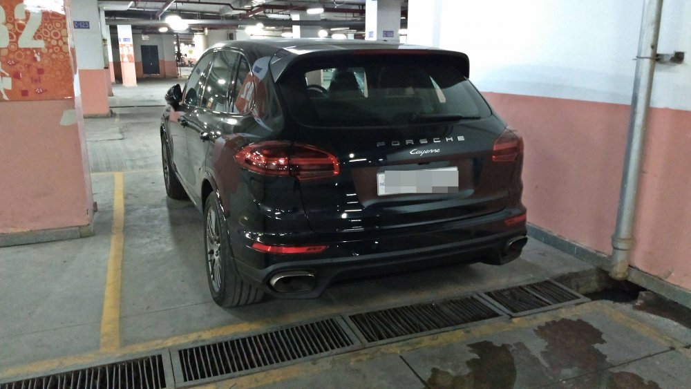 Porsche-Cayenne-2.jpg