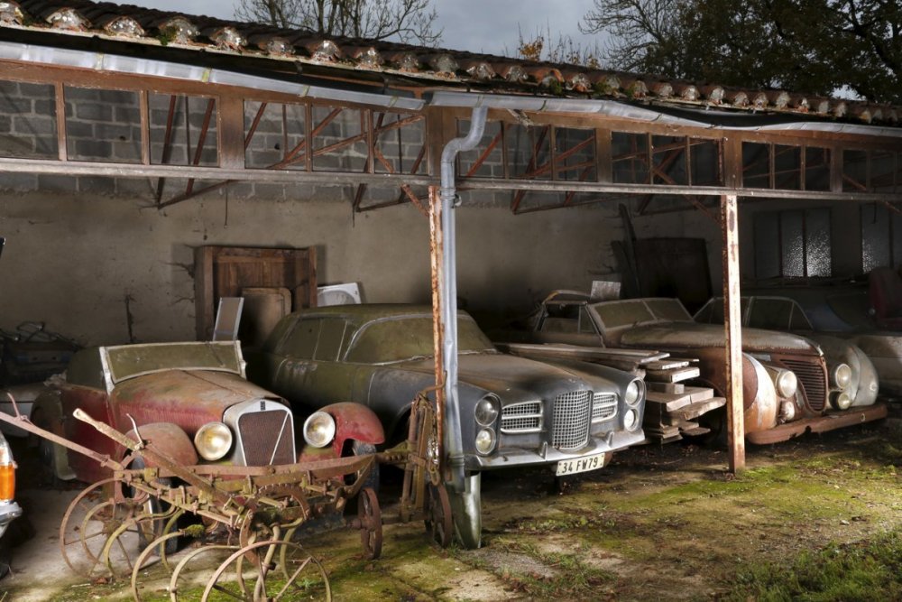 Part of the Baillon collection rotting in a barn image(1).jpg