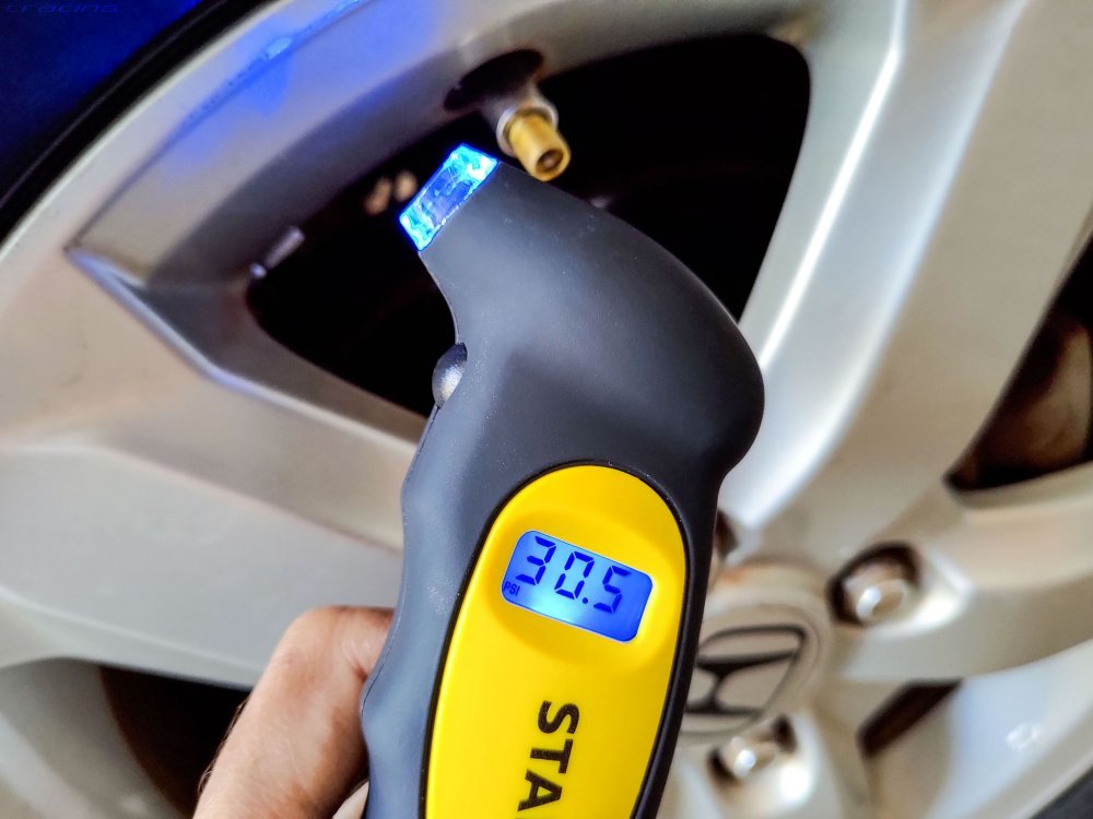 Stanley_Digital_Tyre_Pressure_Gauge_007_PS.jpg