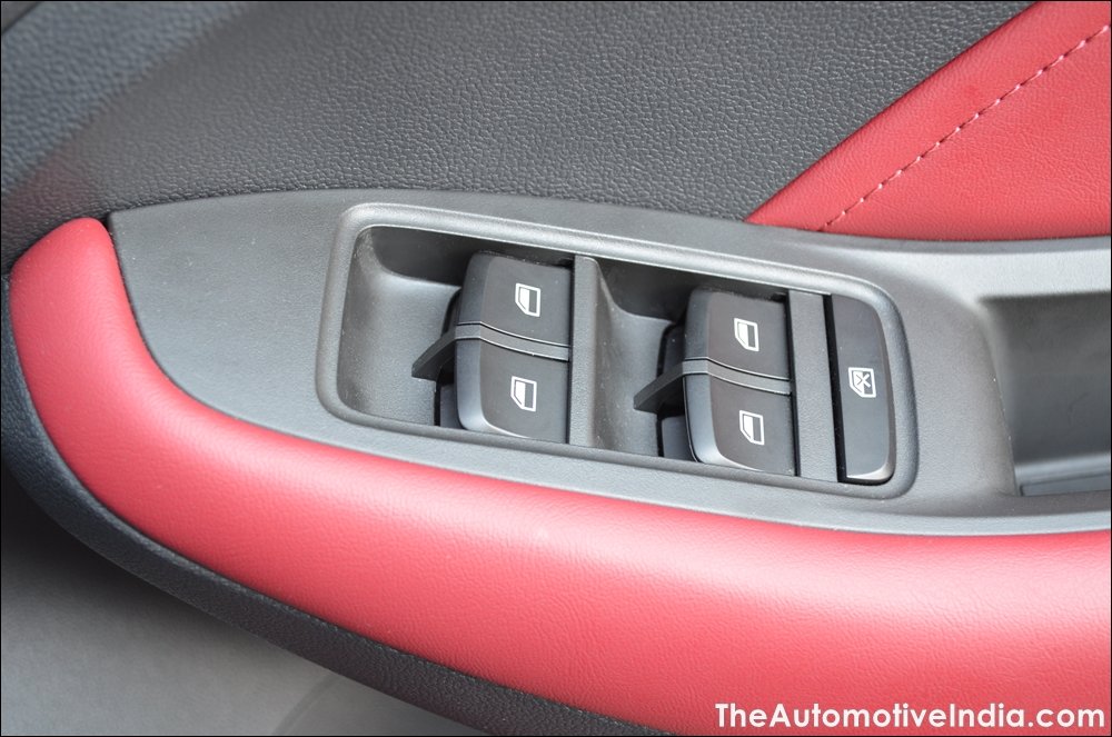 MG-Astor-Power-Window-Button.JPG