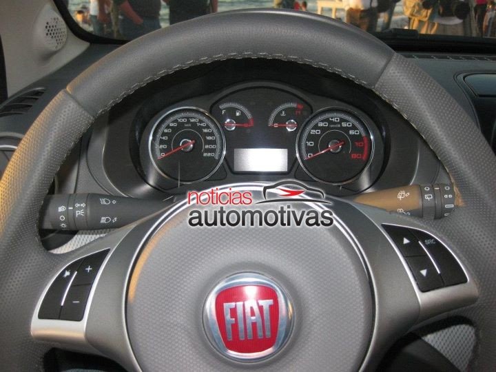 2012_Fiat_Palio-5.jpg