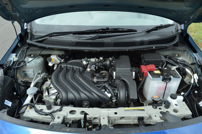 Nissan Sunny Engine.jpg