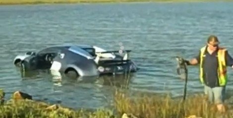 bugatti-veyron-lake-crash.jpg