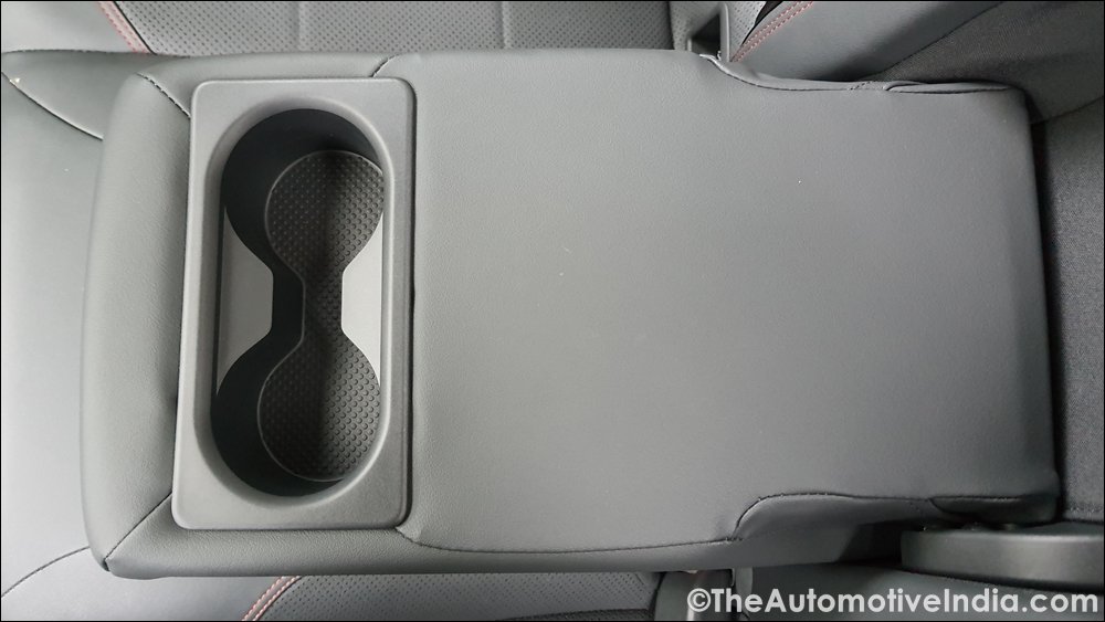 Volkswagen-Virtus-Rear-Armrest.jpg