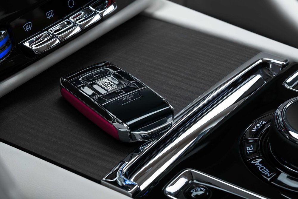 Rolls-Royce-Spectre-Keyfob.jpg