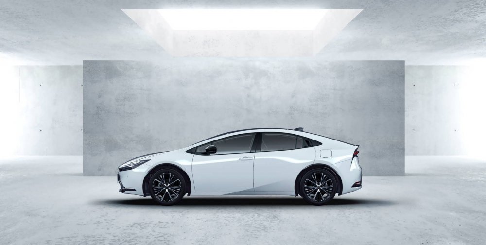 Toyota-Prius-Hybrid-2023-White.jpg