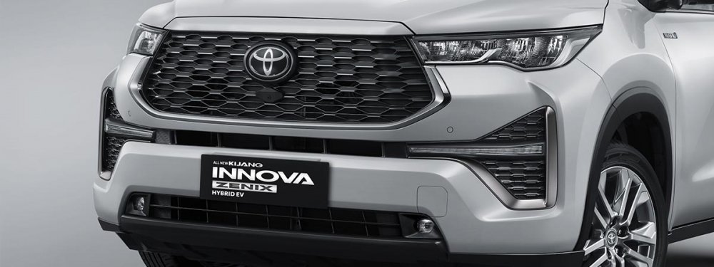 Toyota-Innova-HyCross-Grille.jpg