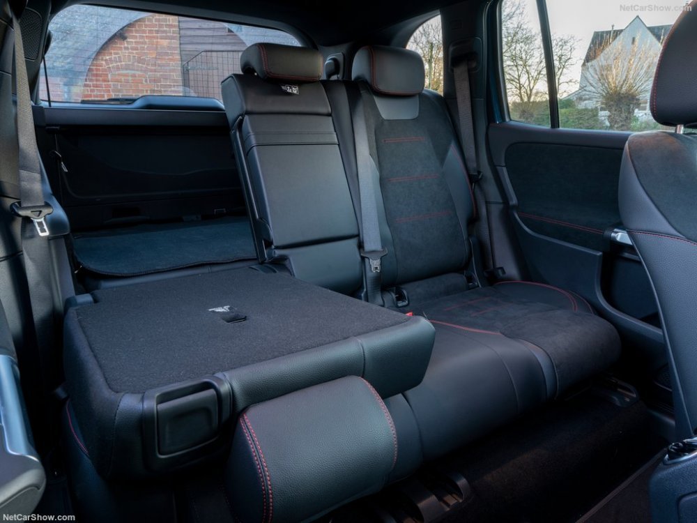 Mercedes-Benz-EQB-Middle-Row.jpg
