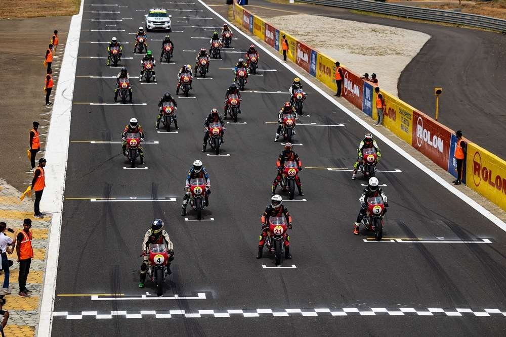 Participants line up for the Royal Enfield Continental GT Cup 2023 finale .jpg