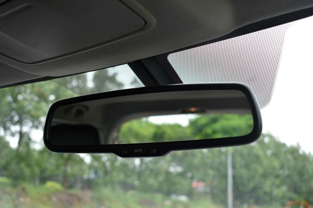 41. Auto-dimming IRVM.JPG