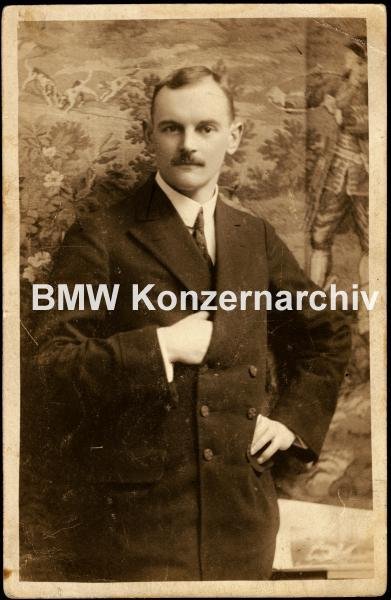 Portrait_of_Karl_Rapp_1911.jpg