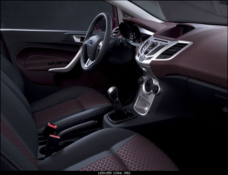 Ford fiesta interior 3.jpg