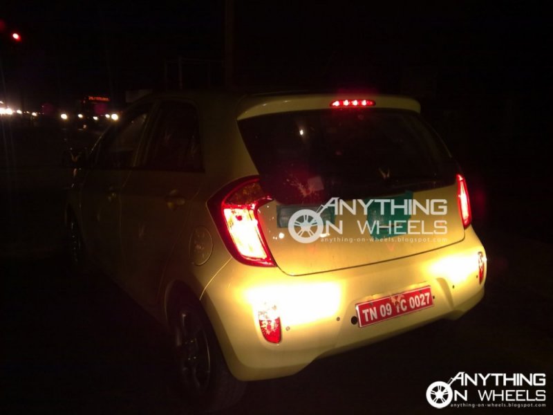 Kia Picanto Spy Shot 1.jpg